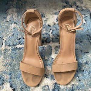 Omens beige heels
